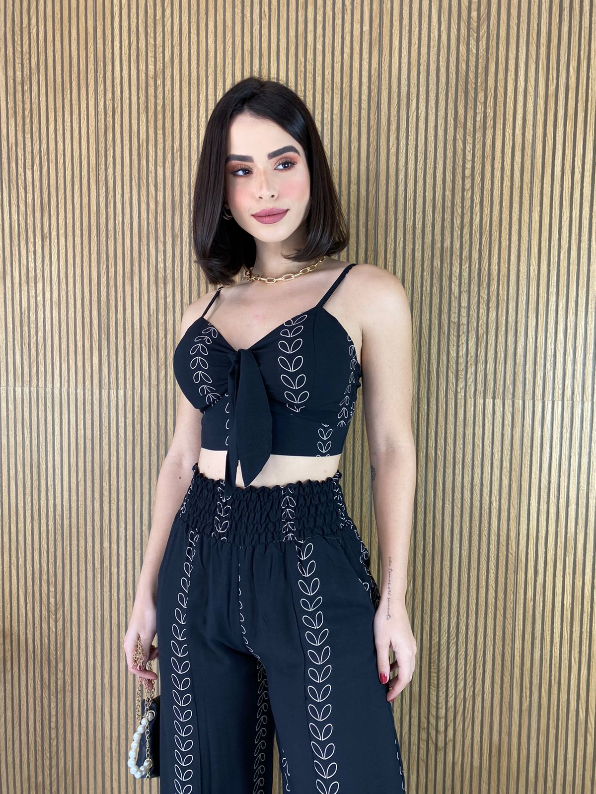 Conjunto Calça Pantalona e Cropped Bojo Estampado Preto Fernanda