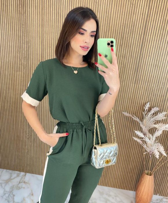 Blusa estilo militar online feminina