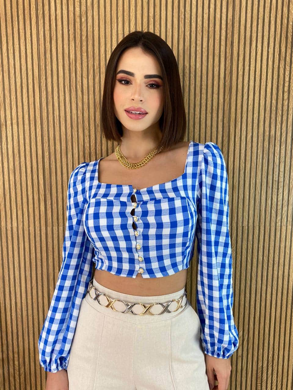 Cropped Feminino Manga Longa, imagem xadrez azul 