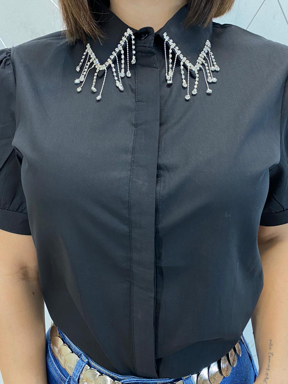 fernandaramosstore com br Camisa Feminina Manga Curta com Aplicações Preta 1