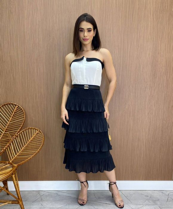 fernandaramosstore com br Saia Midi Melissa Plissada em Camadas Preta2